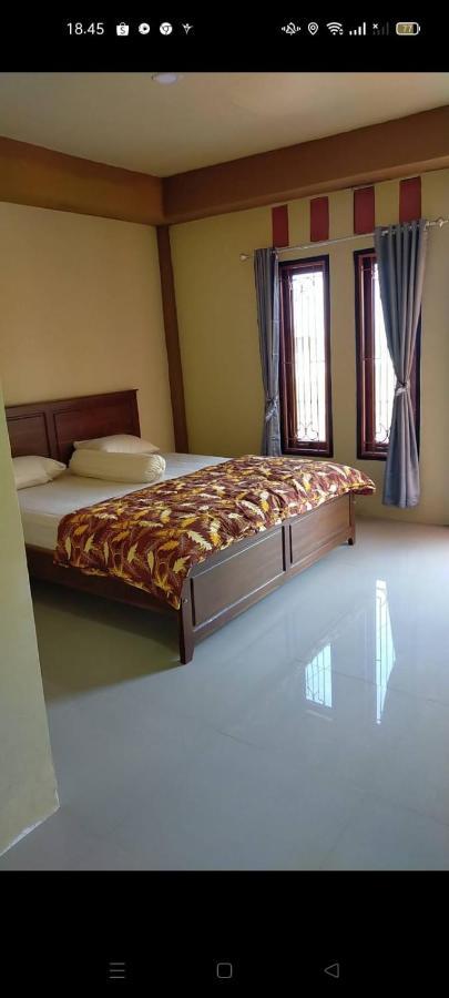Andira Homestay Labuan Bajo Eksteriør bilde